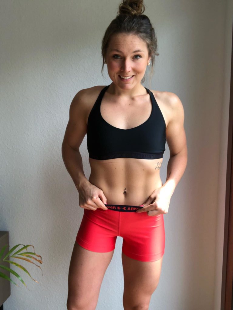 Denise Janda im Jahr 2015 beim Bodybuilding mit sehr geringem Körperfettanteil